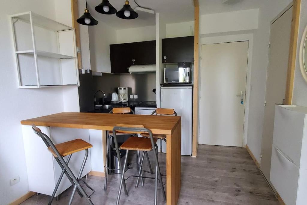 Appartement Dans Residence Avec Piscine La Londe-les-Maures Buitenkant foto